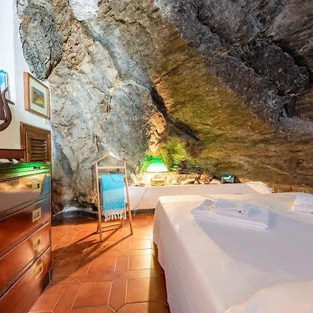 Joivy Antica Roccia * Vernazza